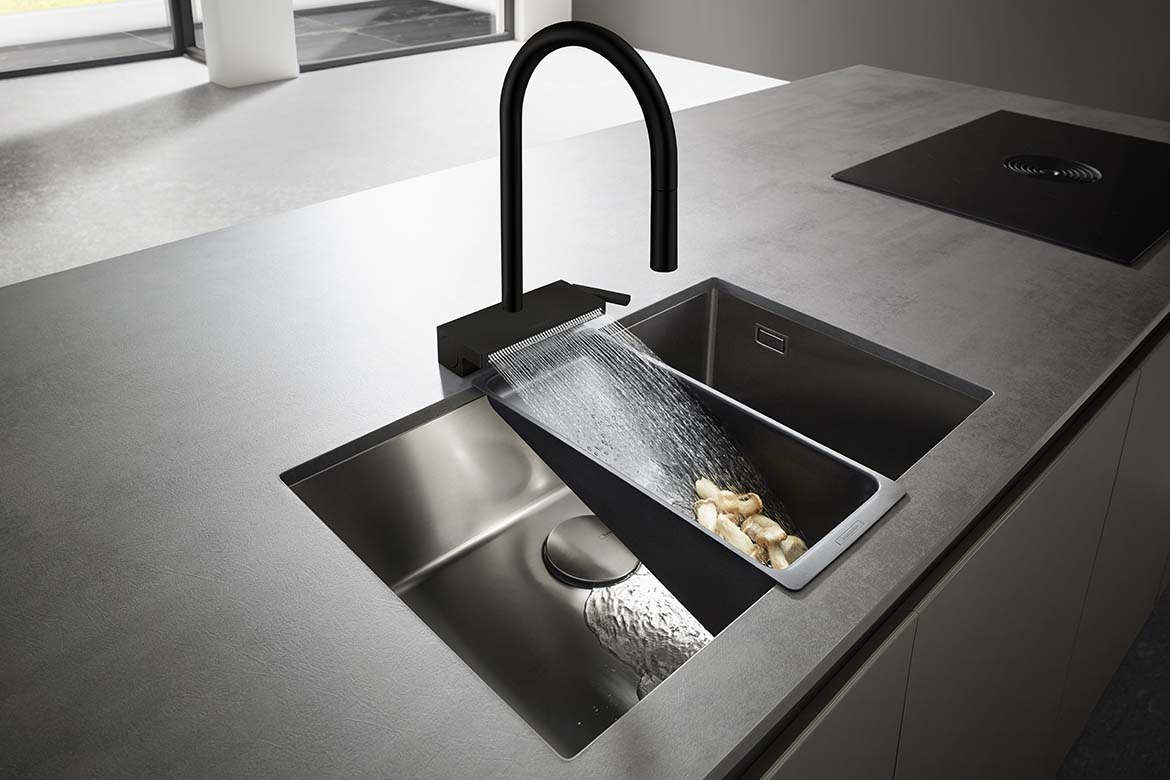 7 unique features that make this kitchen faucet a must-have