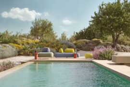 This outdoor campaign is infused with a Mediterranean summer spirit